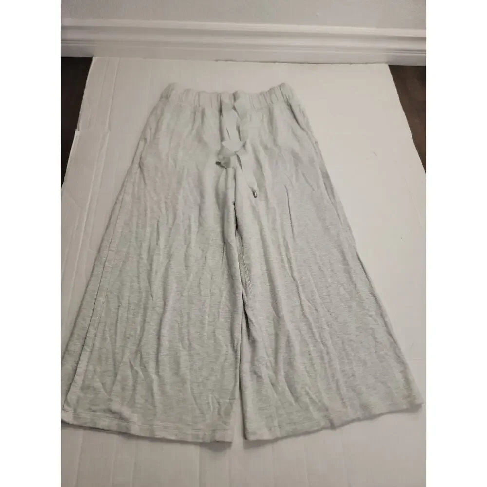 Lululemon Pants SZ 8 Seek Stillness Mid Rise Crop Heather Core Ultra Light Grey